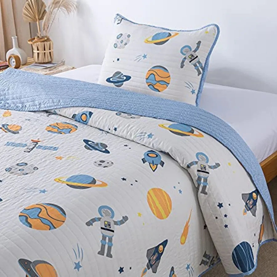 Space Quilt Set With Shams Solar System And Astronaut Design